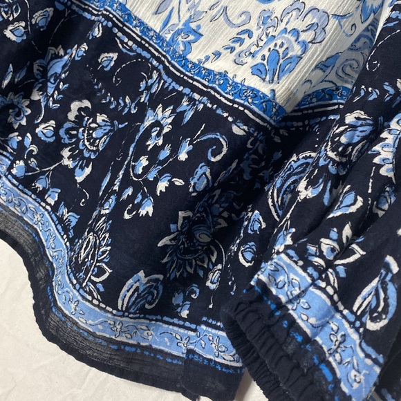 LOFT Peasant Top Women’s SP Flowing Soft & Cool EUC Blue & White Floral Bordered - Picture 5 of 9